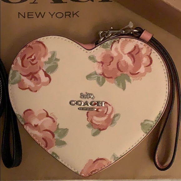 Coach Handbags - LAST ONE🎉HP🥳 COACH Jumbo Heart Shaped Wristlet